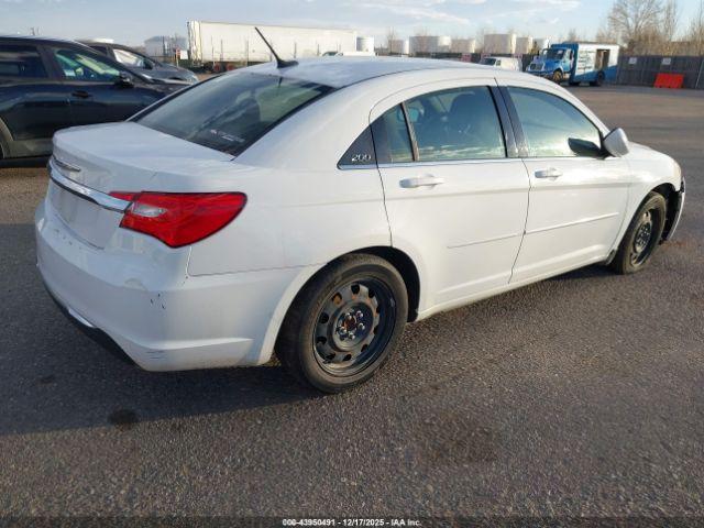 Chrysler 200 Lx Image 6