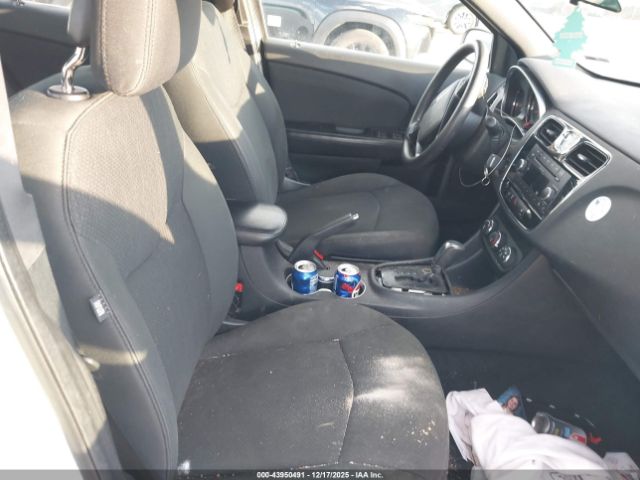 Chrysler 200 Lx Image 11