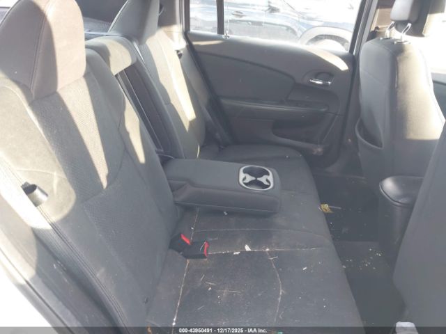 Chrysler 200 Lx Image 4