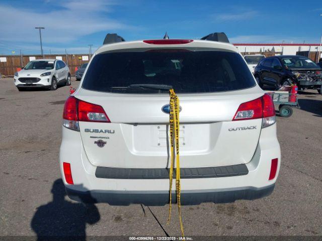 Subaru Outback 2.5i Limited Image 11