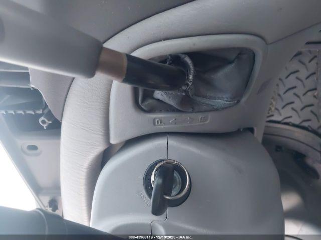 Toyota Prius Image 8