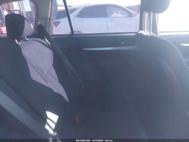 Subaru Outback 2.5i Image 5