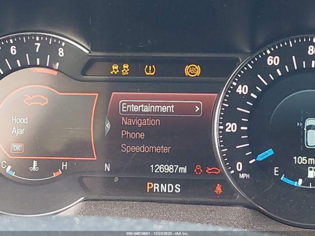 Ford Explorer Platinum Image 10