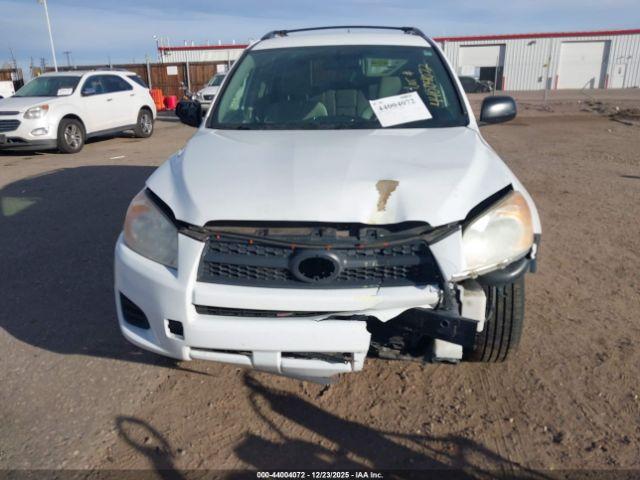 Toyota RAV4 Base V6 Image 2