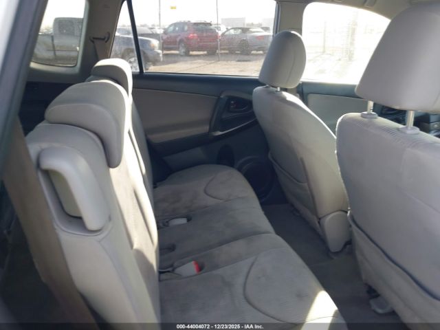 Toyota RAV4 Base V6 Image 4