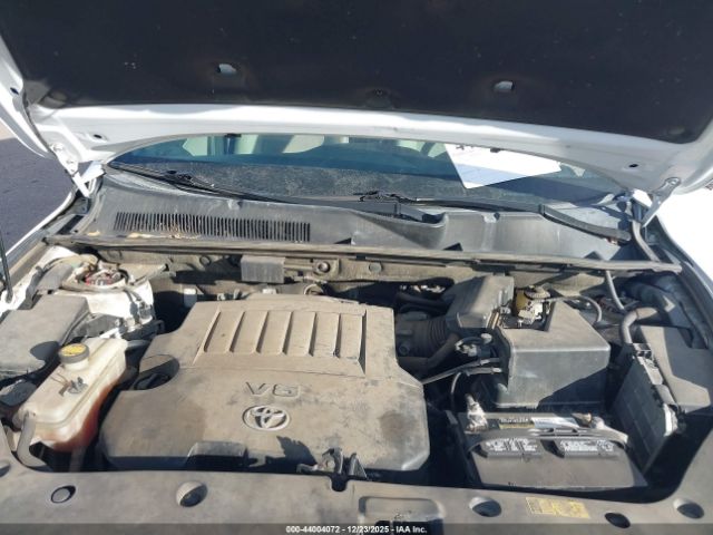 Toyota RAV4 Base V6 Image 8