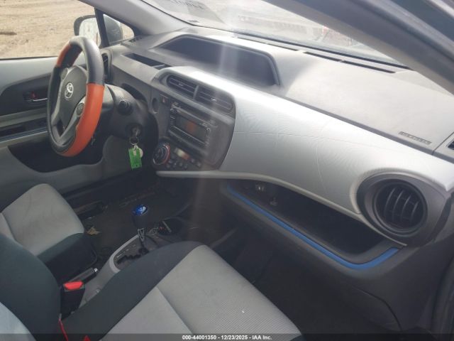 Toyota Prius c Two Image 8