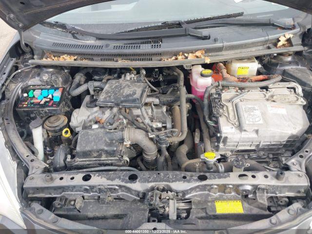 Toyota Prius c Two Image 7