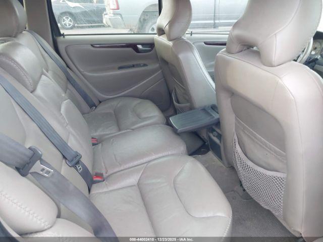 Volvo XC70 2.5t Image 10