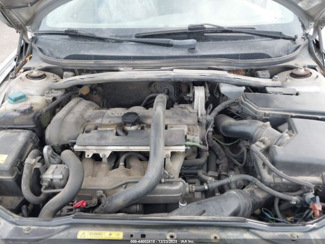 Volvo XC70 2.5t Image 4