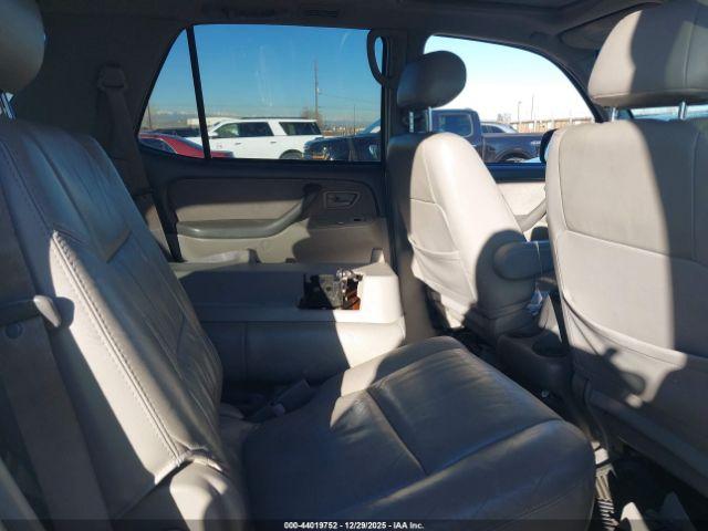 Toyota Sequoia Sr5 V8 Image 6