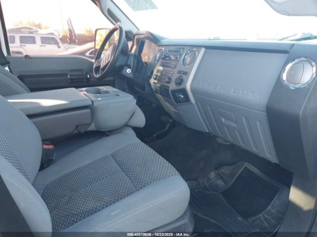 Ford F-250 Xlt Image 6