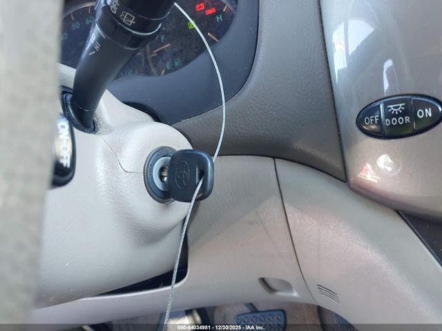 Toyota Sienna Le Image 11