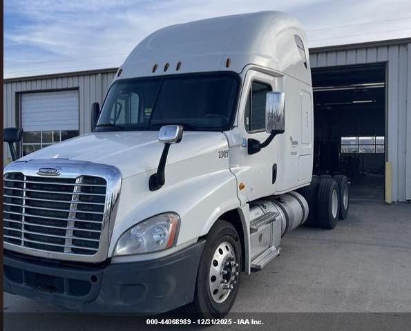 Freightliner Cascadia 125 Image 5