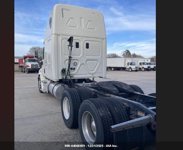 Freightliner Cascadia 125 Image 4