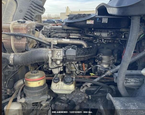 Freightliner Cascadia 125 Image 2