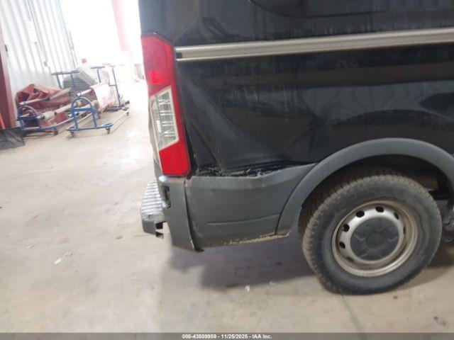 Ford Transit Image 4