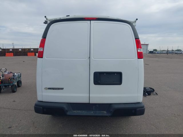 Chevrolet Express Rwd 3500 Extended Wheelbase Wt Image 10