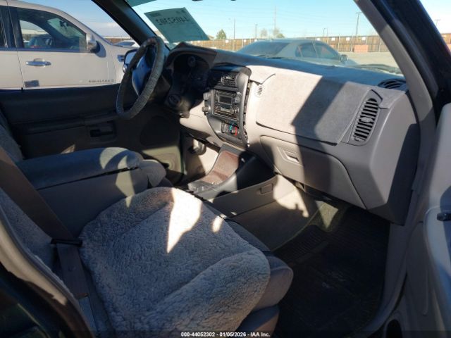 Ford Explorer Image 11