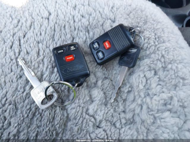 Ford Explorer Image 8