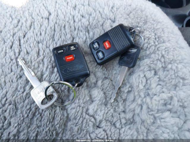 Ford Explorer Image 8