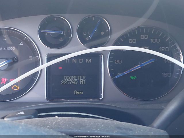 Cadillac Escalade Standard Image 9