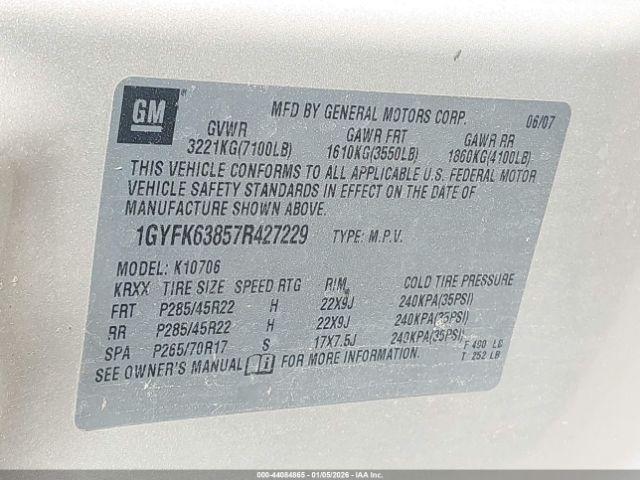 Cadillac Escalade Standard Image 4