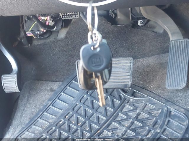 Cadillac Escalade Standard Image 6