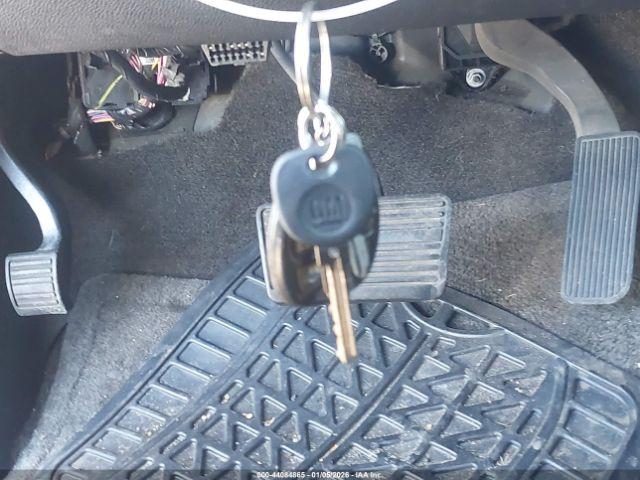 Cadillac Escalade Standard Image 6