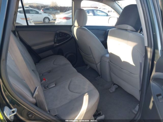 Toyota RAV4 Image 11