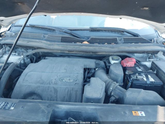 Ford Explorer Limited Image 11