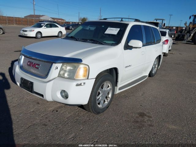 GMC Envoy Denali Image 2