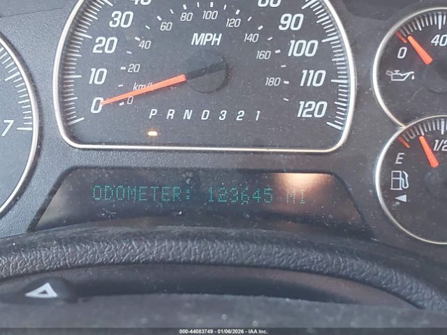 GMC Envoy Denali Image 8