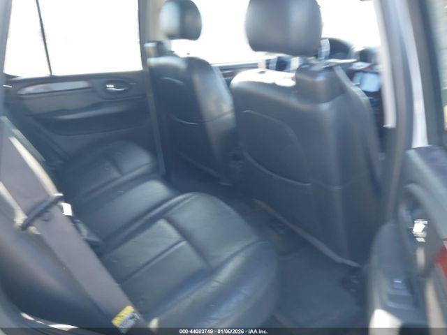 GMC Envoy Denali Image 7