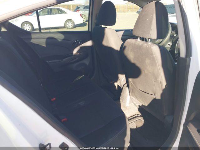 Nissan Versa 1.6 Sv Image 2