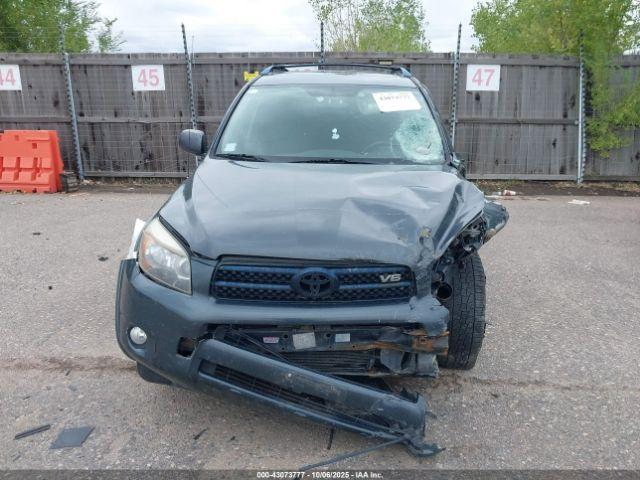 Toyota RAV4 Sport V6 Image 16