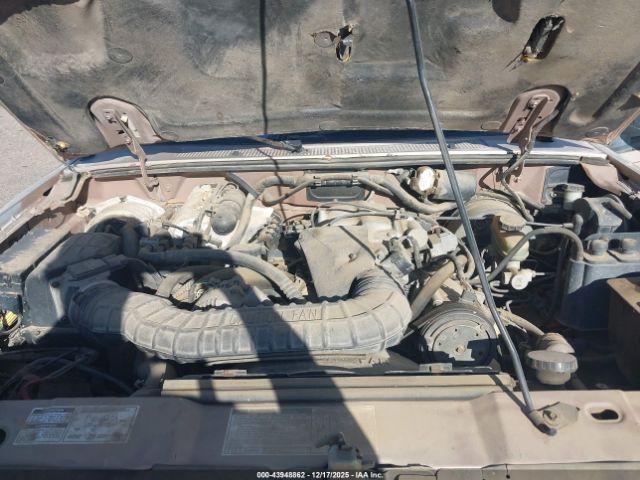 Ford Explorer Image 8