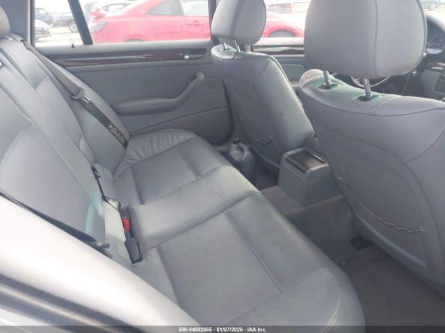 BMW 3 Series Image 11