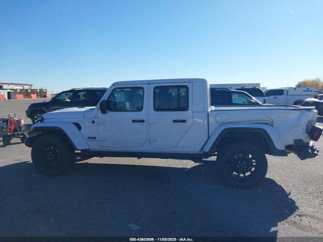 Jeep Gladiator Nighthawk Image 2