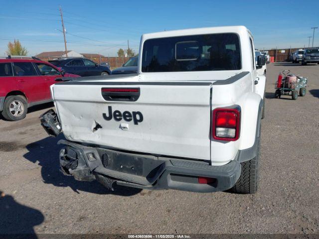 Jeep Gladiator Nighthawk Image 10