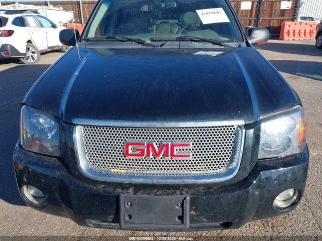 GMC Envoy Denali Image 6