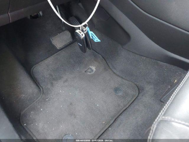 Ford Escape Titanium Image 2