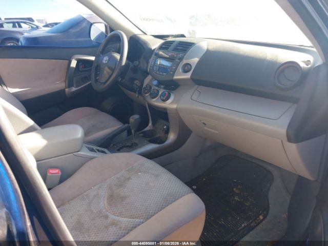 Toyota RAV4 Image 10