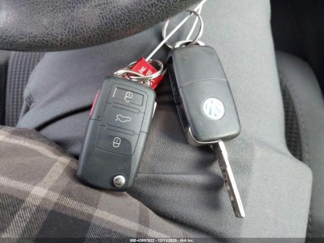 Volkswagen Jetta S Image 5