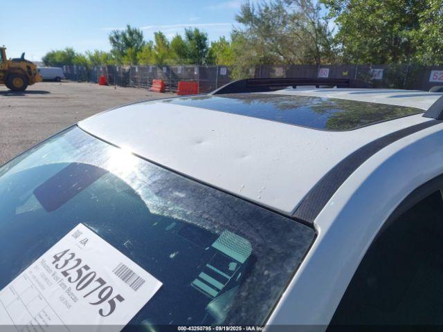 Chevrolet Equinox 2lt Image 13