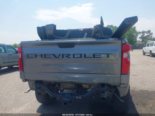 Chevrolet Silverado 1500 High Country Image 12