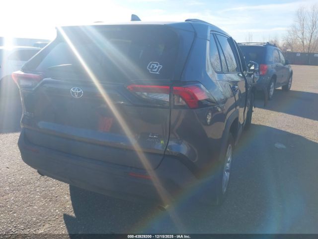 Toyota RAV4 Le Image 6