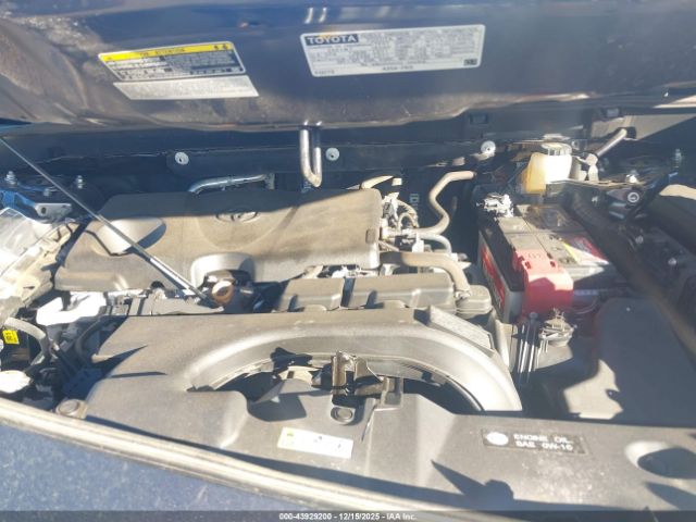 Toyota RAV4 Le Image 15