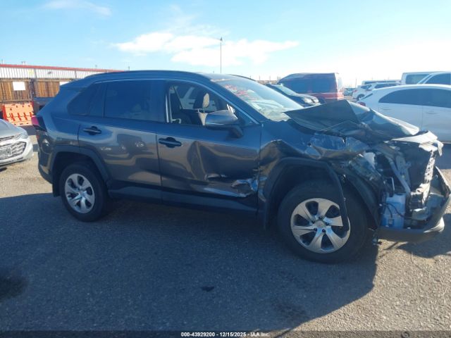 Toyota RAV4 Le Image 4