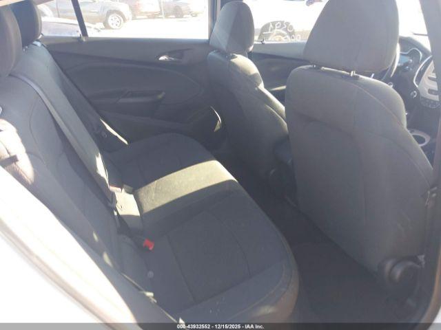 Chevrolet Cruze Ls Auto Image 5